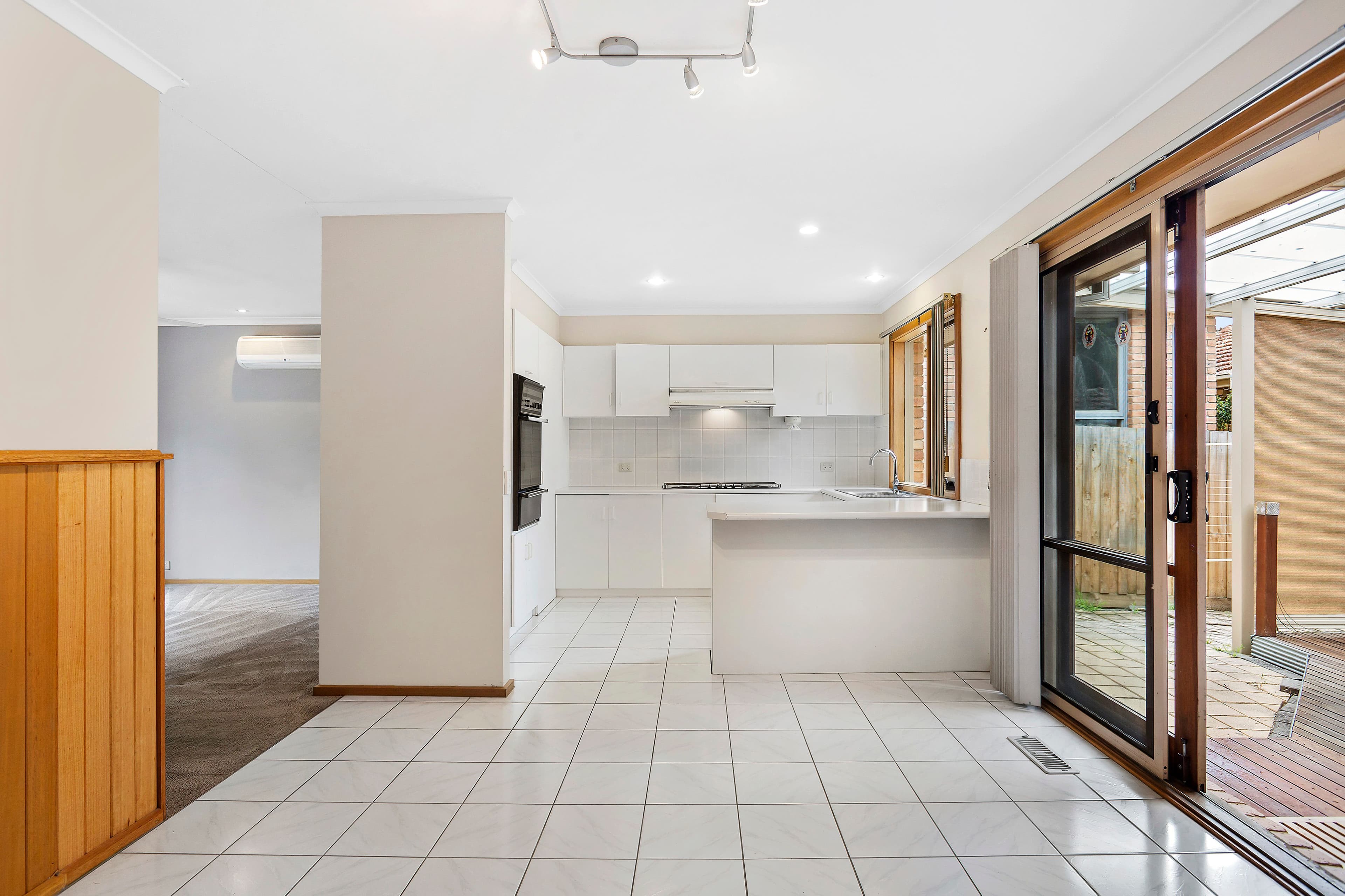 121 Yallambie Road, Macleod VIC 3085, Macleod - Thumbnail 2