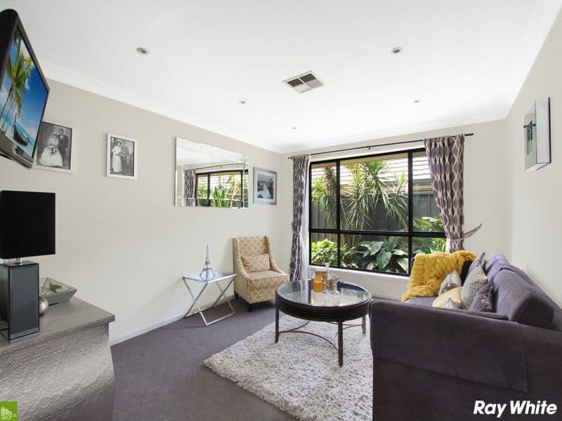 4 Penterong Way, Haywards Bay - Thumbnail 2