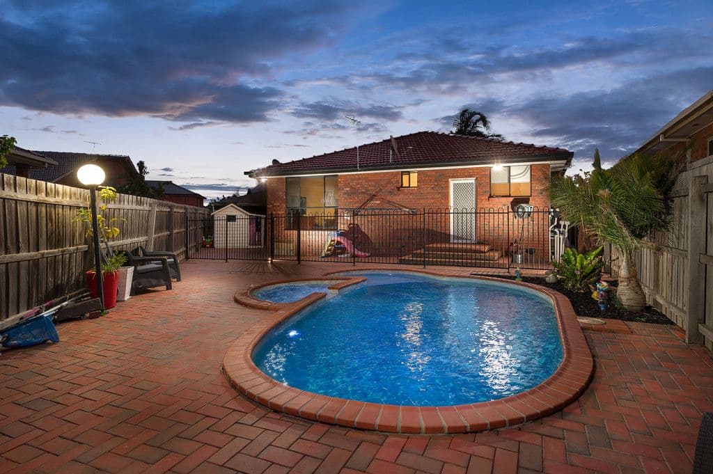 2 Turella Court, Lalor VIC 3075, Lalor - Thumbnail 2