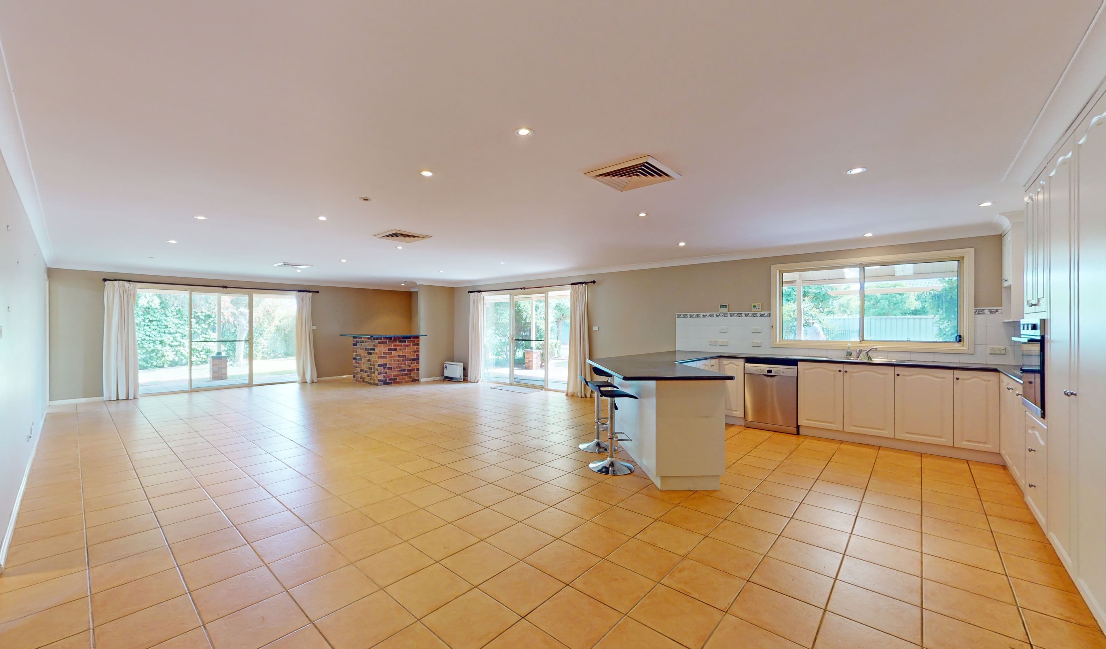 10 Gwydir Court, Dubbo NSW 2830, Dubbo - Thumbnail 2