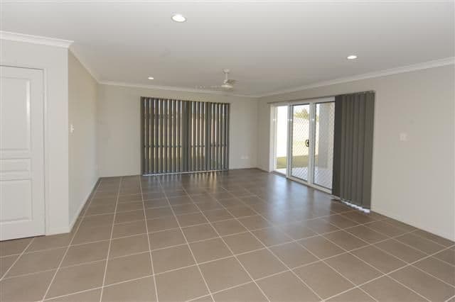 2 Sarah Court, GLADSTONE QLD 4680, Gladstone - Thumbnail 2