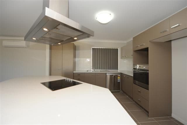 2 Sarah Court, GLADSTONE QLD 4680, Gladstone - Thumbnail 3