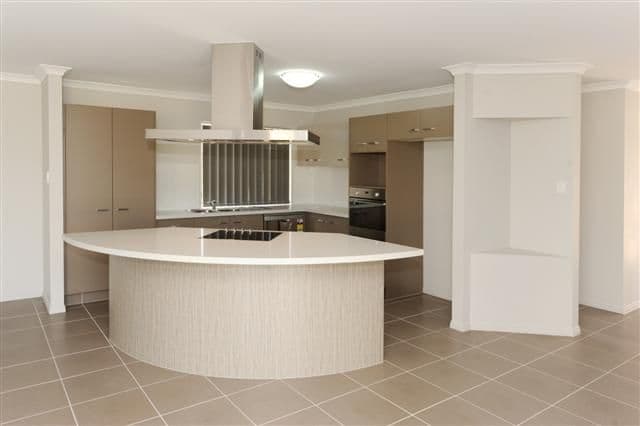 2 Sarah Court, GLADSTONE QLD 4680, Gladstone - Thumbnail 4