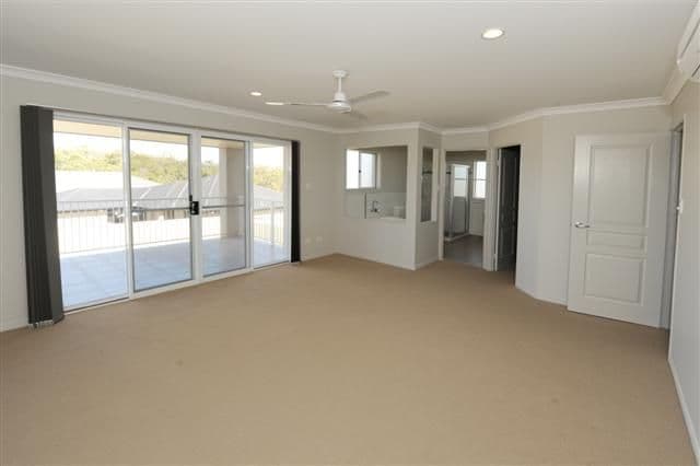 2 Sarah Court, GLADSTONE QLD 4680, Gladstone - Thumbnail 5