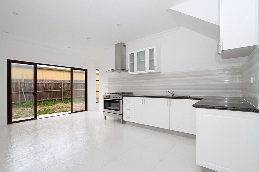 16 Elsey Road, RESERVOIR VIC 3073, Reservoir - Thumbnail 3