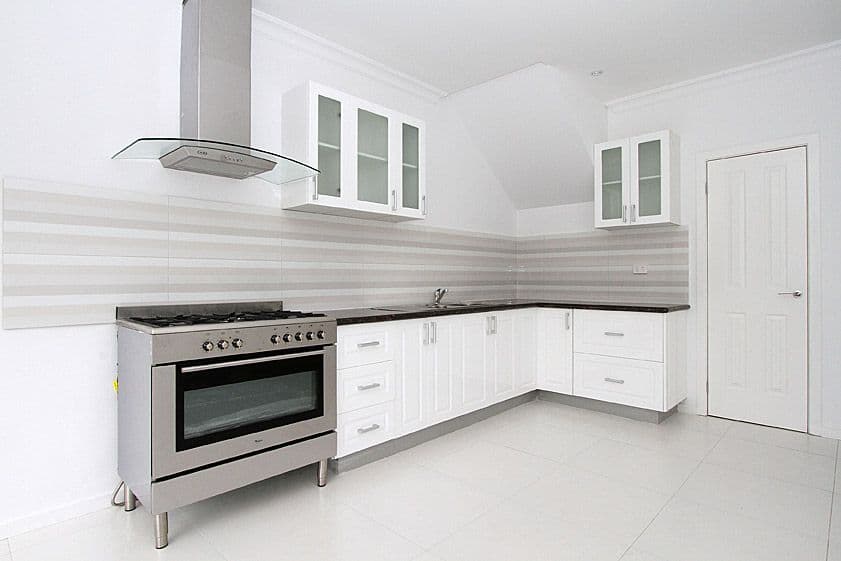 16 Elsey Road, RESERVOIR VIC 3073, Reservoir - Thumbnail 4