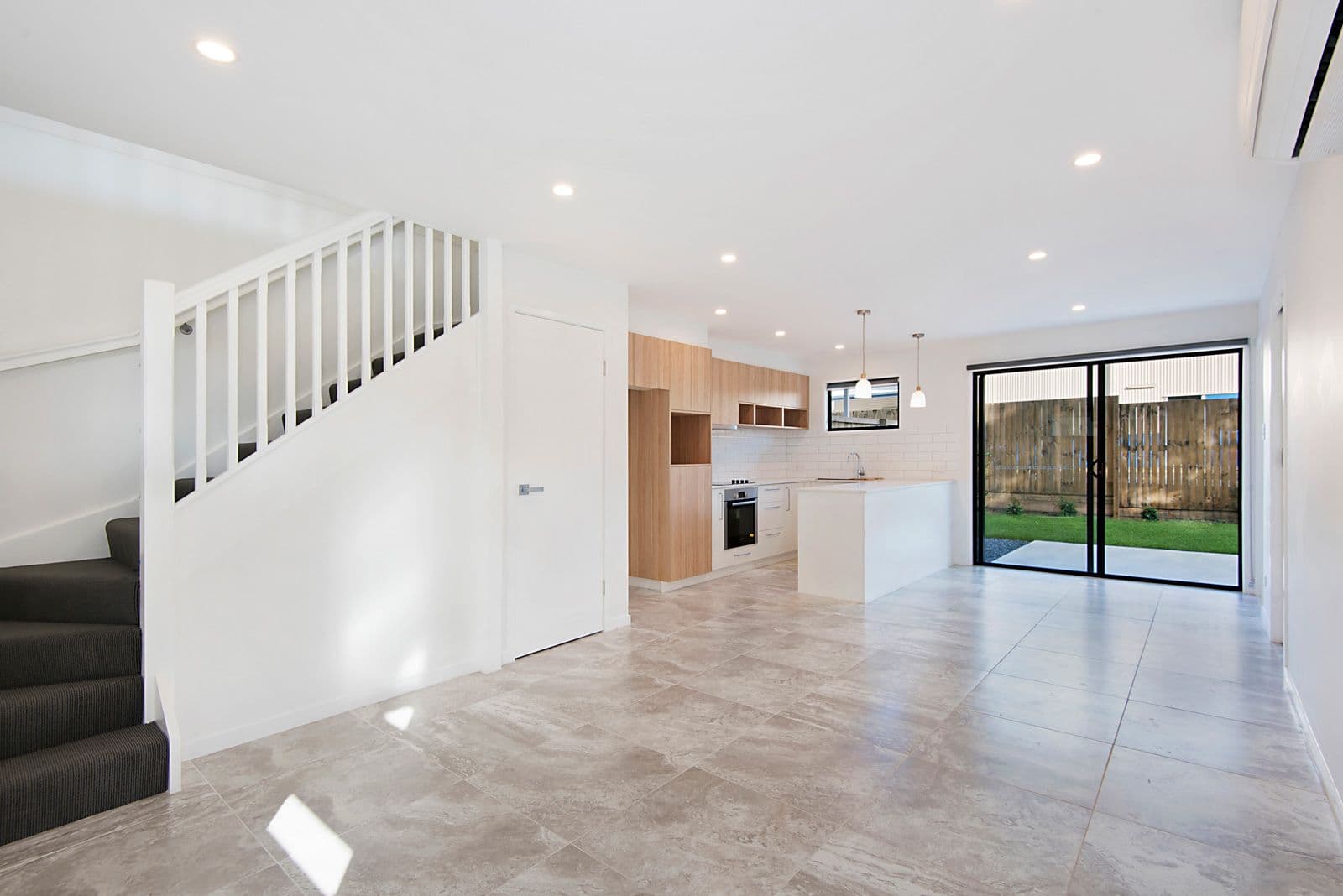 24 Tudor Street, Mount Gravatt QLD 4122, Mount Gravatt - Thumbnail 2