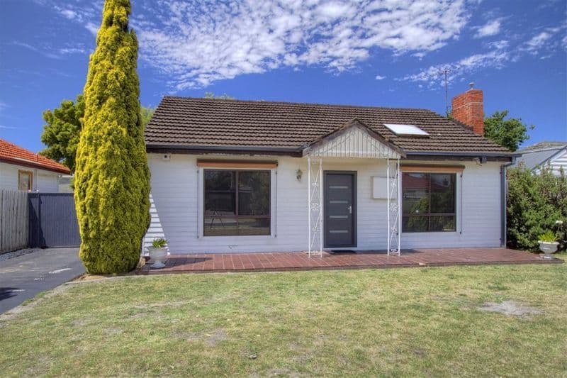 19 Scarlet Street, MORDIALLOC VIC 3195, Mordialloc - Image 1