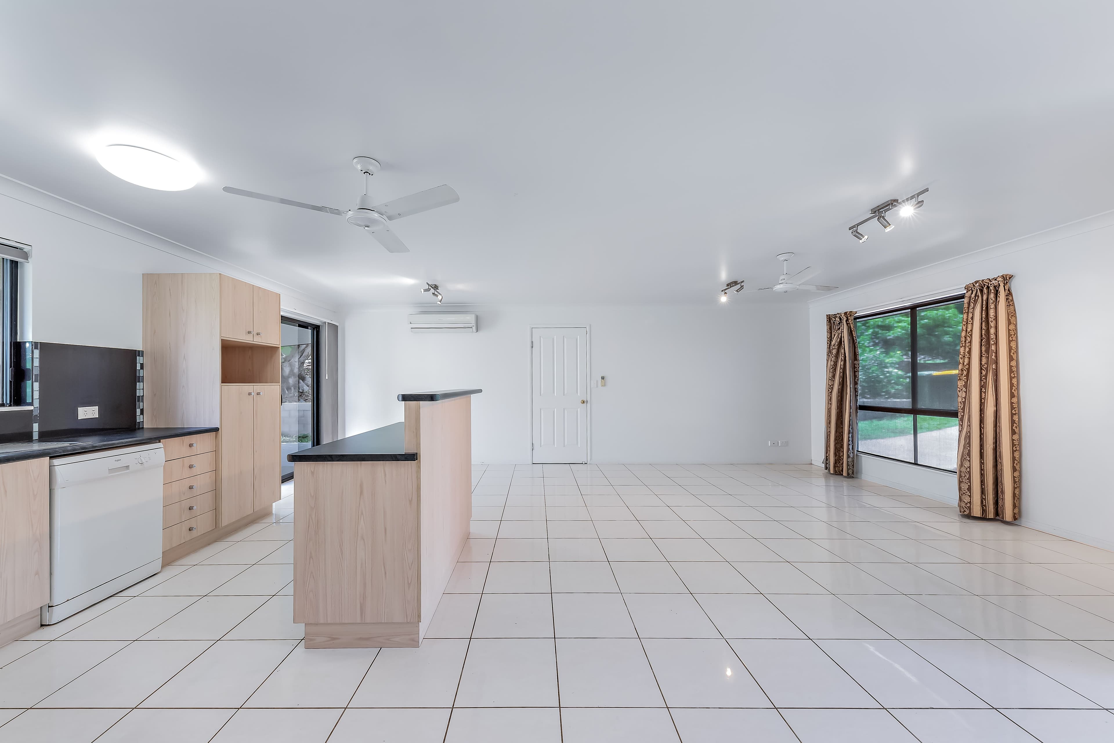 35 Ridge View Road, Cannonvale QLD 4802, Cannonvale - Thumbnail 3