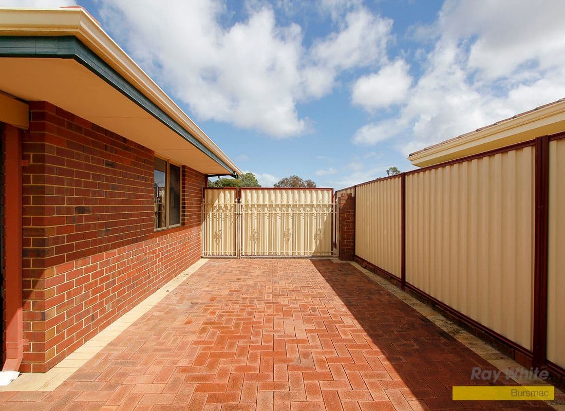 27 Kittyhawk Parade, BALLAJURA WA 6066, Ballajura - Thumbnail 2