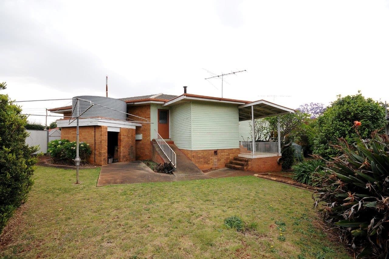 14 Drayton Road, HARRISTOWN QLD 4350, Harristown - Thumbnail 5