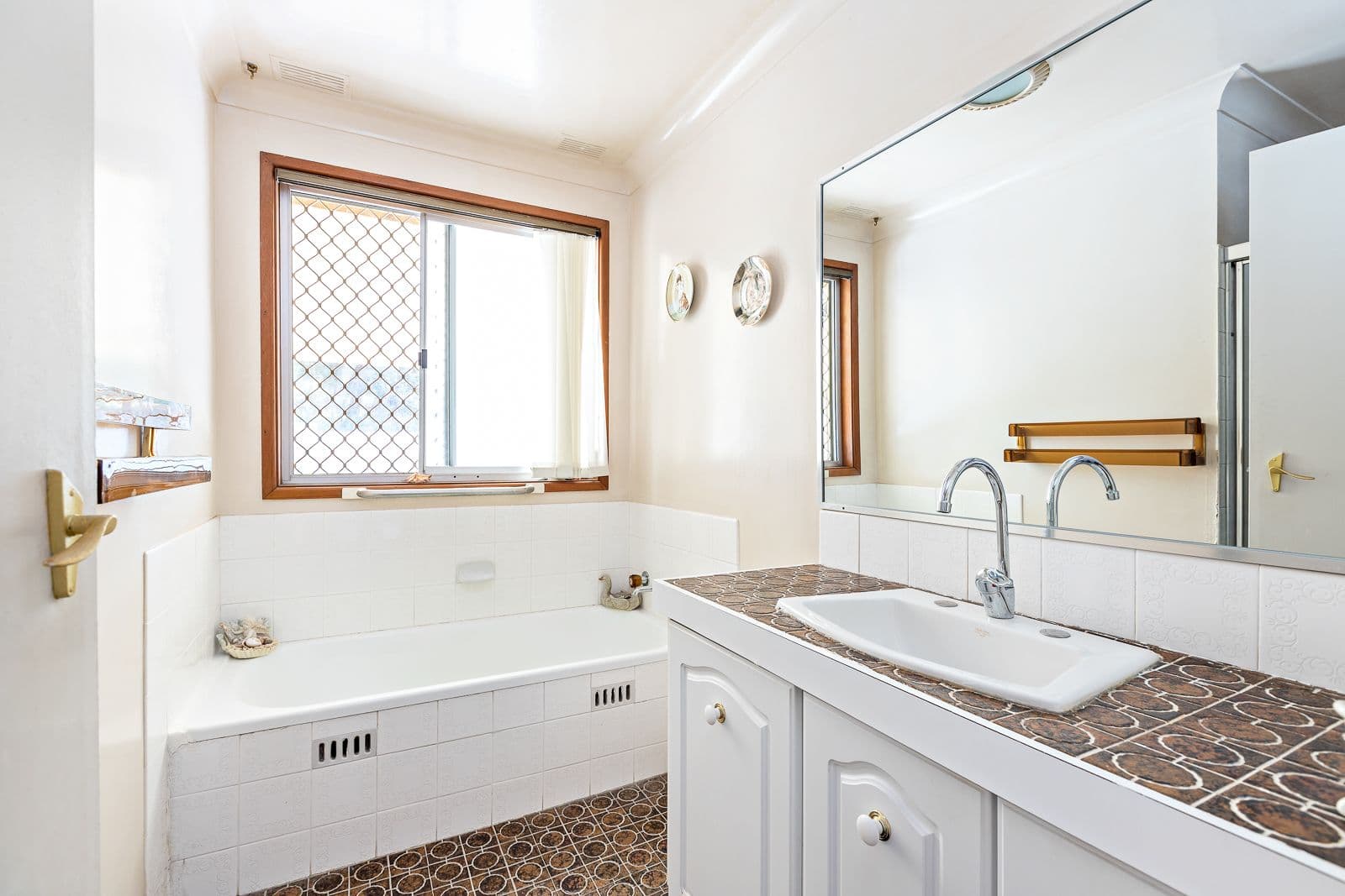 20 Sharon Avenue, Jewells - Thumbnail 5