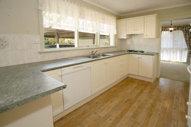 47 Camelot Drive, GLEN WAVERLEY VIC 3150, Glen Waverley - Thumbnail 2