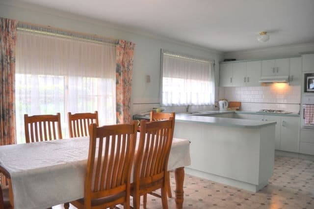 39 Balmoral Road, WARRNAMBOOL VIC 3280, Warrnambool - Thumbnail 2