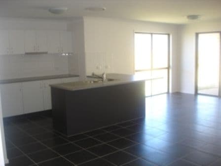 42 Langridge Street, RACEVIEW QLD 4305, Raceview - Thumbnail 3