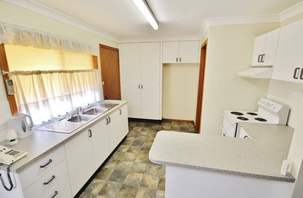 5 Currawong Street, Young NSW 2594, Young - Thumbnail 2
