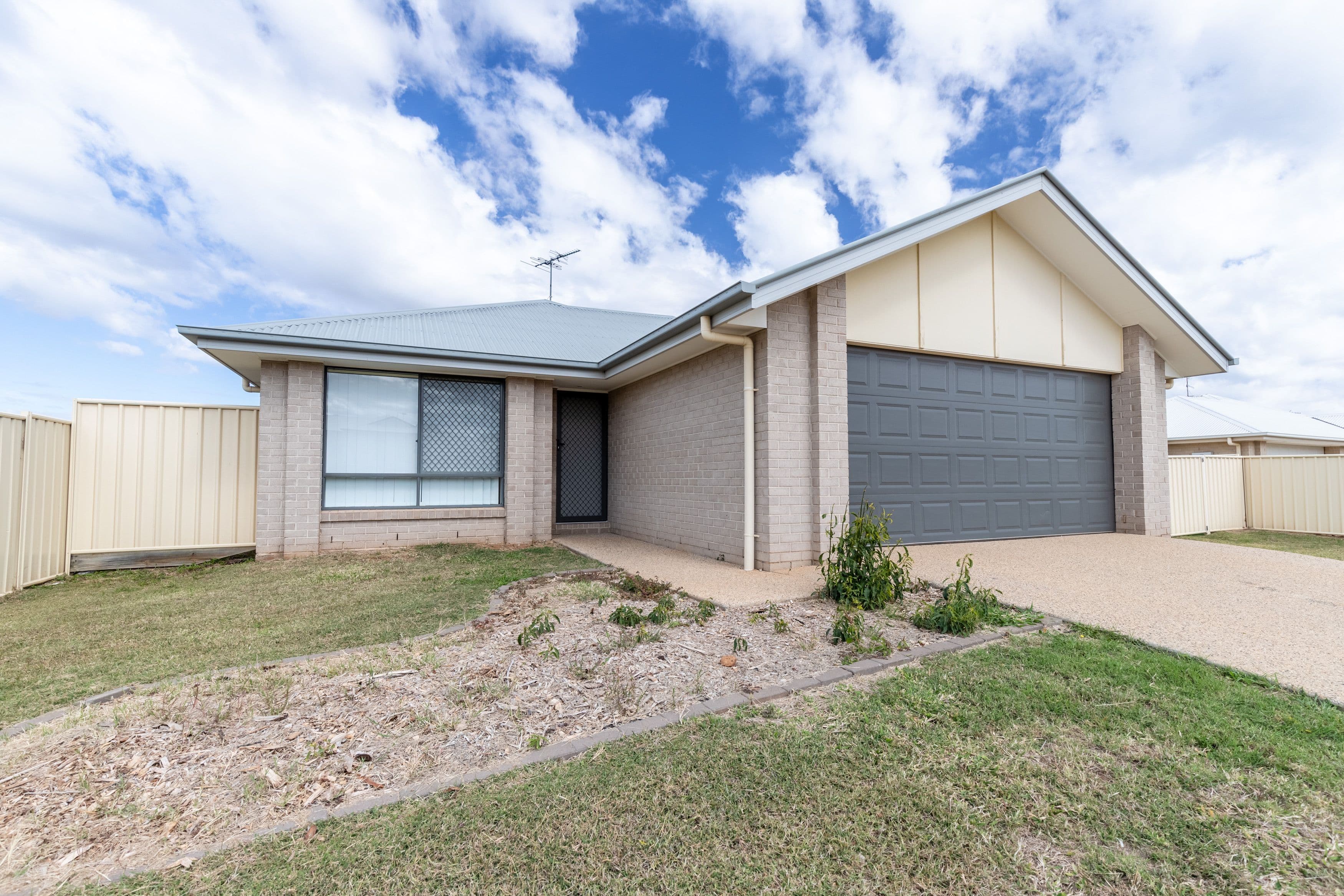 9 Scenic Drive, Emerald QLD 4720, Emerald - Image 1