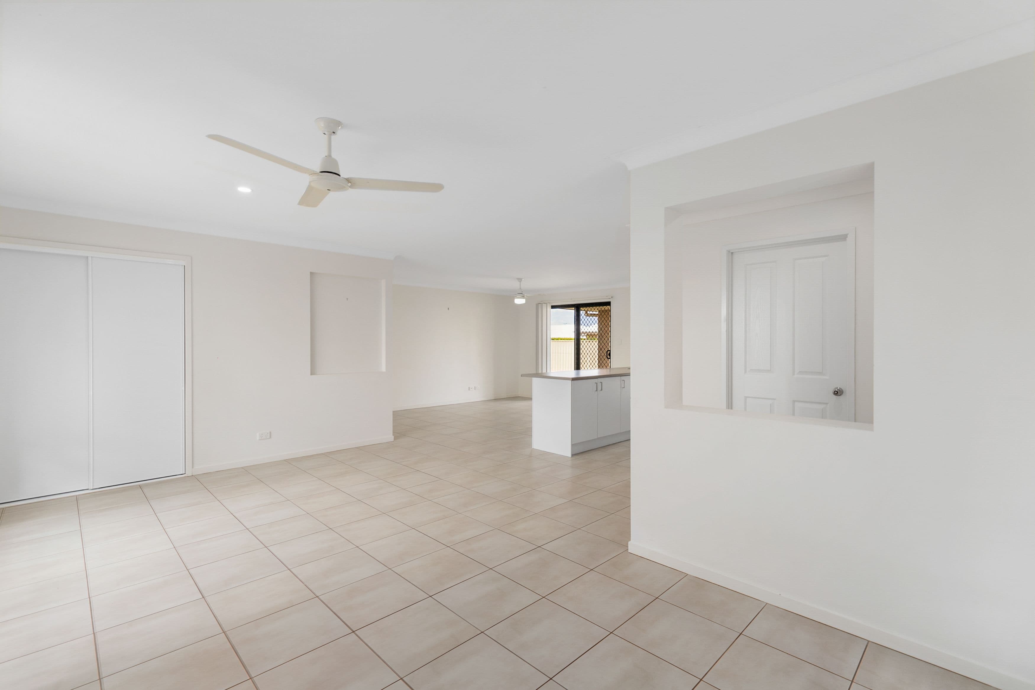 9 Scenic Drive, Emerald QLD 4720, Emerald - Thumbnail 4