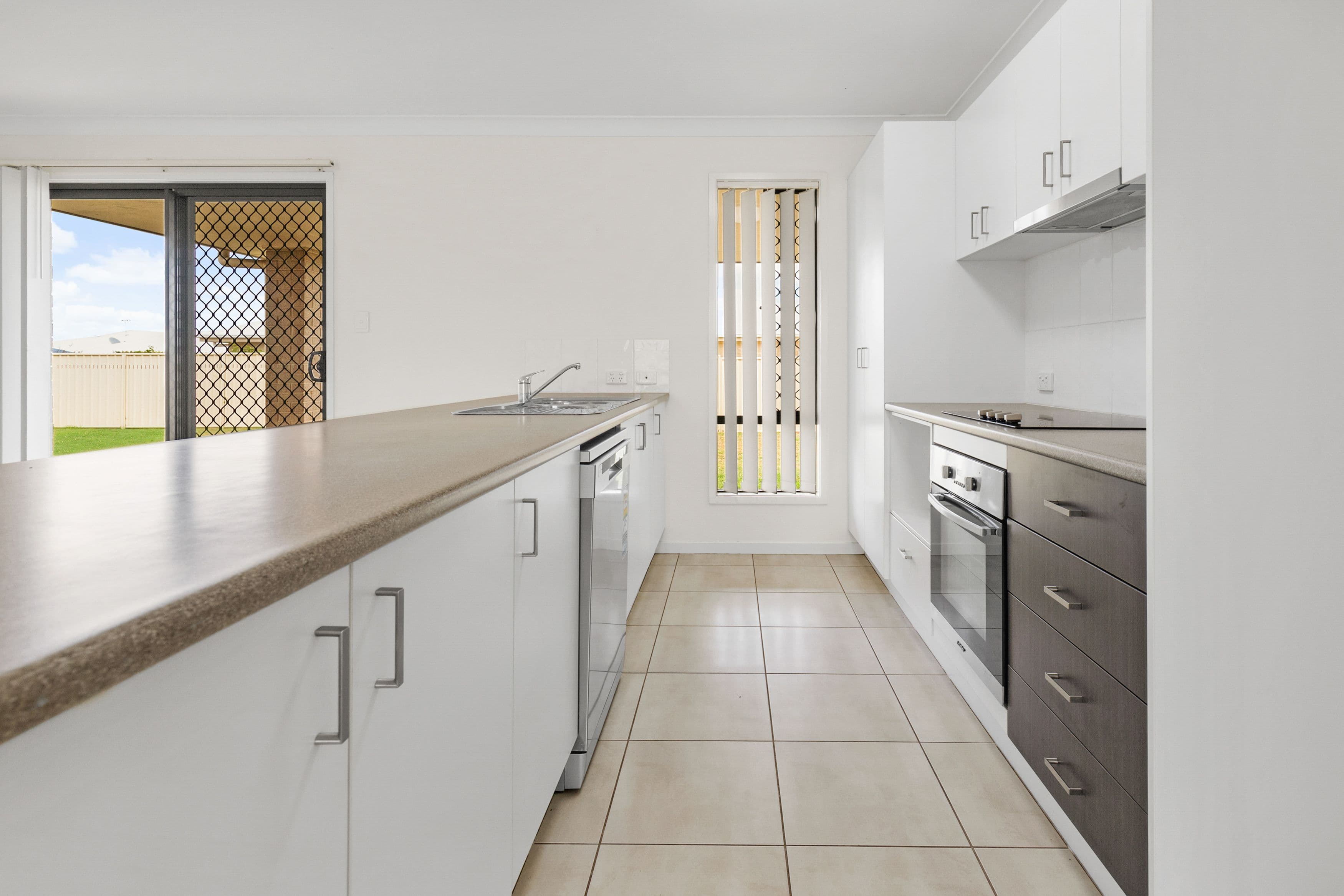 9 Scenic Drive, Emerald QLD 4720, Emerald - Thumbnail 6