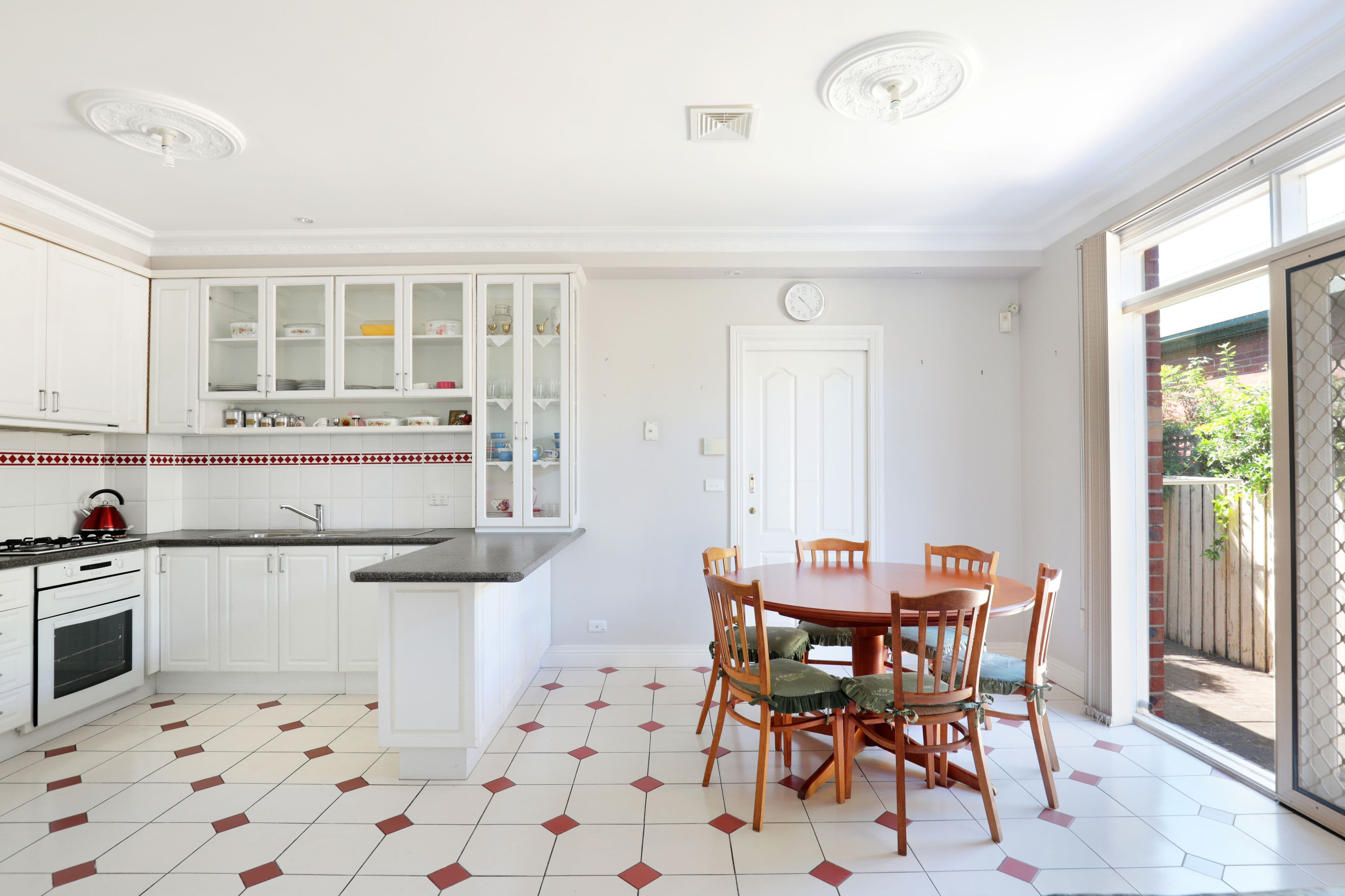 92 Pascoe Vale Road, Moonee Ponds VIC 3039, Moonee Ponds - Thumbnail 3