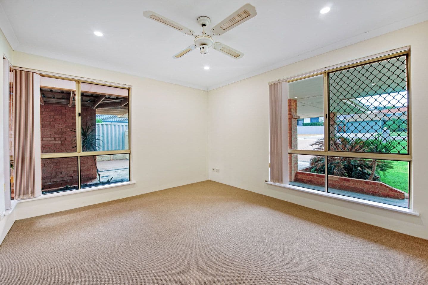 14 Seaview Boulevard, Wandina WA 6530, Wandina - Thumbnail 2