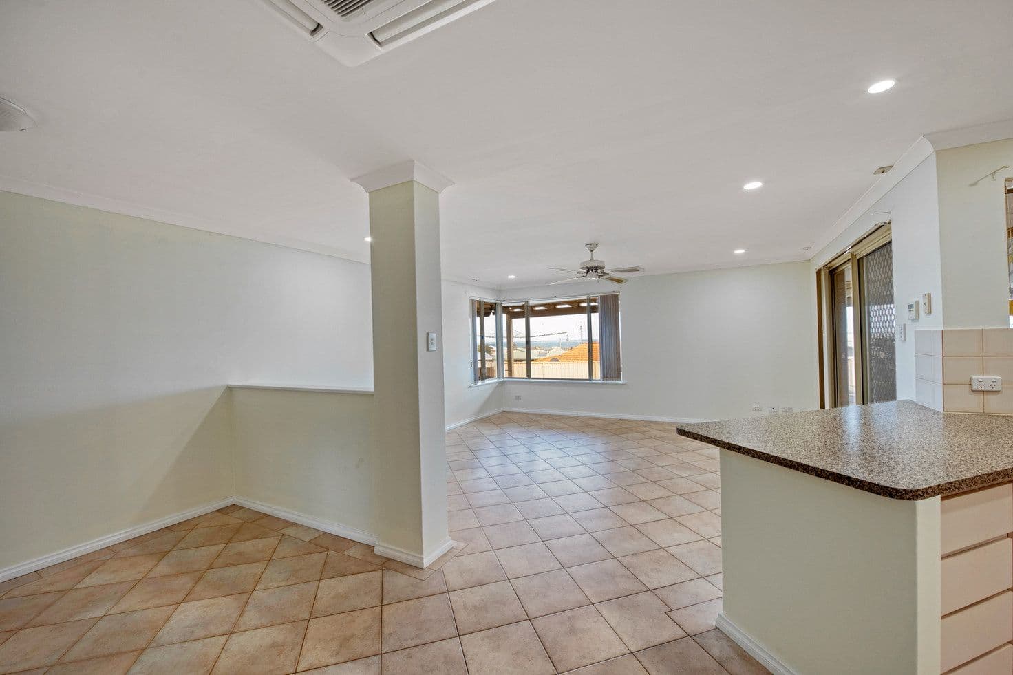 14 Seaview Boulevard, Wandina WA 6530, Wandina - Thumbnail 4