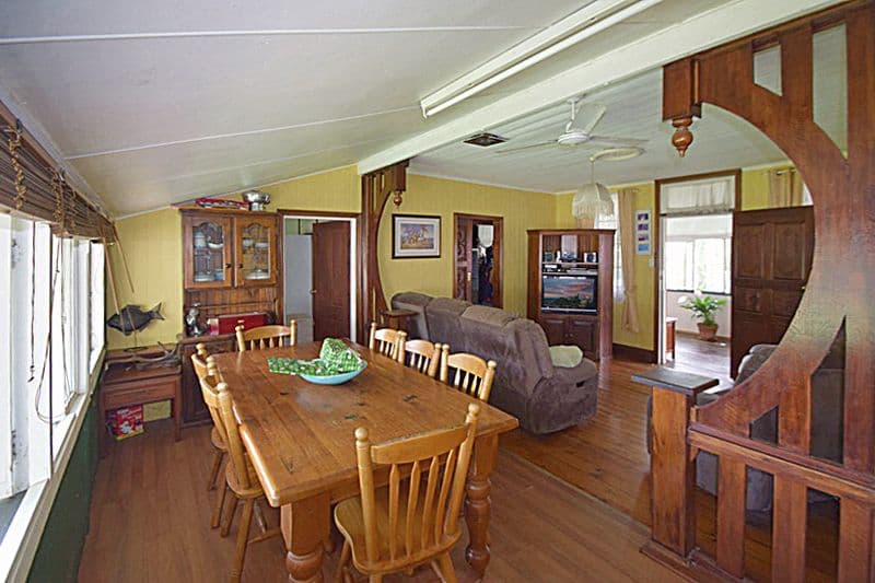 11 Edward Street, Esk QLD 4312, Esk - Thumbnail 3