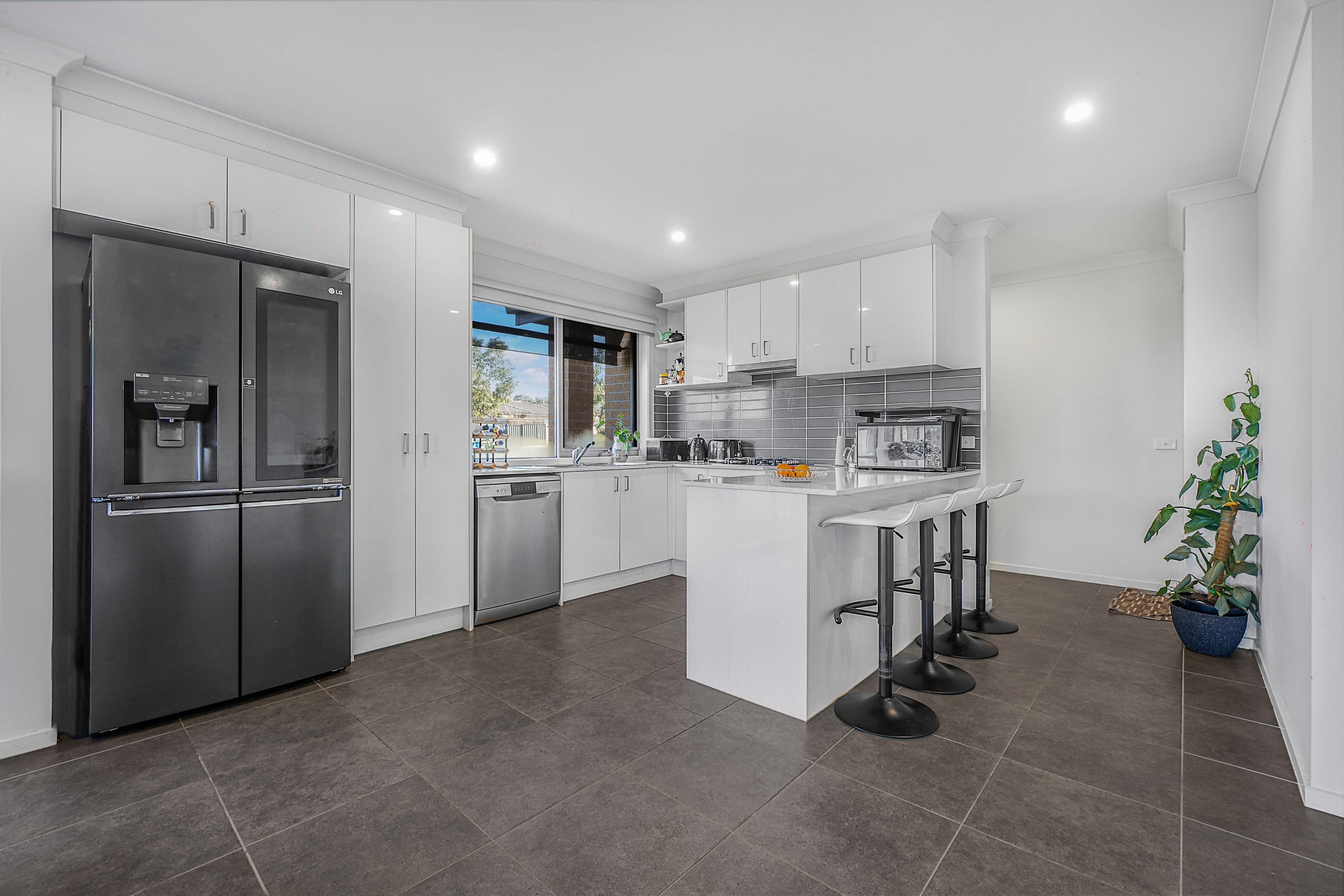 2 Pinot Way, Pakenham VIC 3810, Pakenham - Thumbnail 2