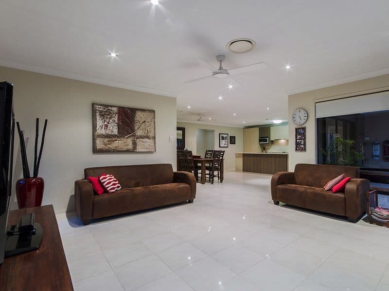 21 Rushcutter Avenue, OXENFORD QLD 4210, Oxenford - Thumbnail 2