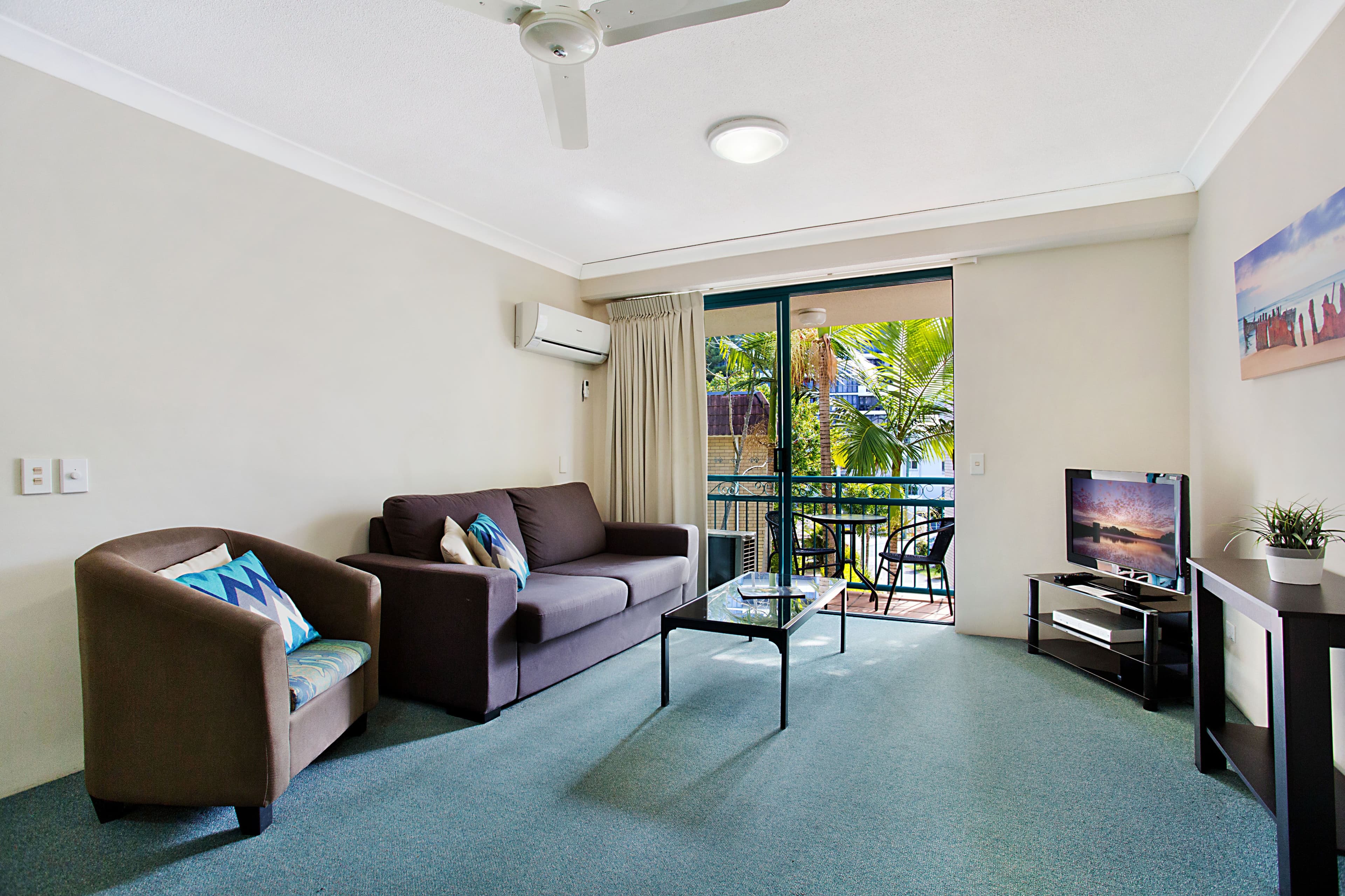 25 'Aruba Beach' 112 Surf Parade, Broadbeach QLD 4218, Broadbeach - Thumbnail 2
