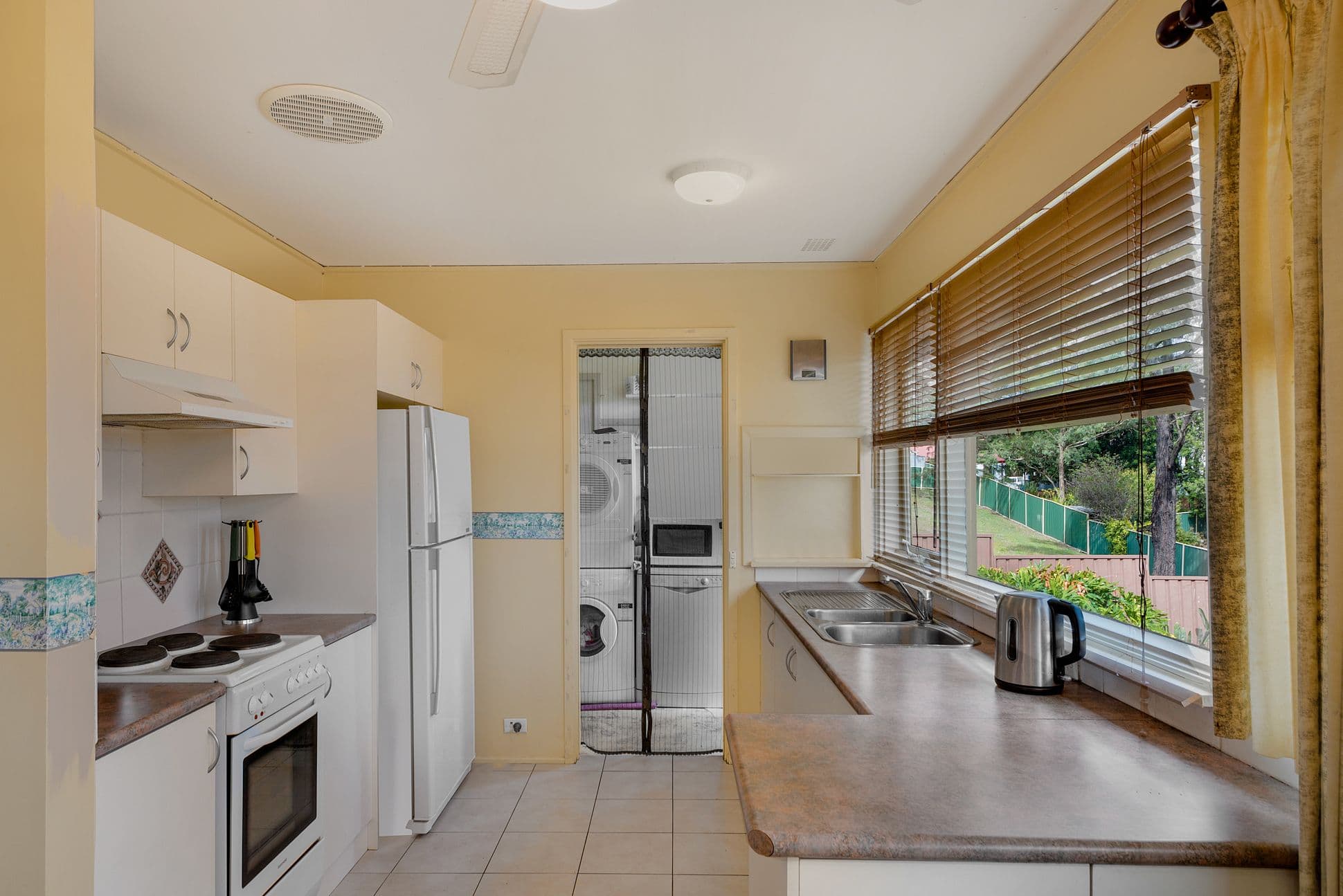 45 Raymond Avenue, Campbelltown - Thumbnail 2