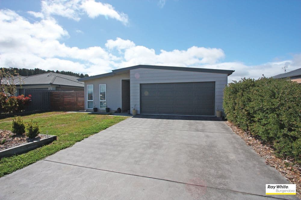 3 Deniston Circuit, Bungendore - Thumbnail 2