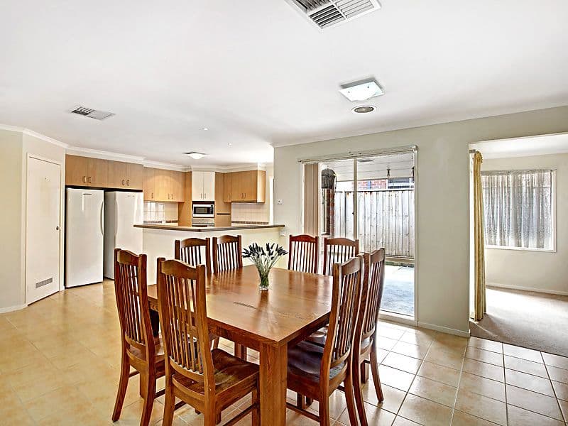 2 Montclaire Avenue, South Morang VIC 3752, South Morang - Thumbnail 4
