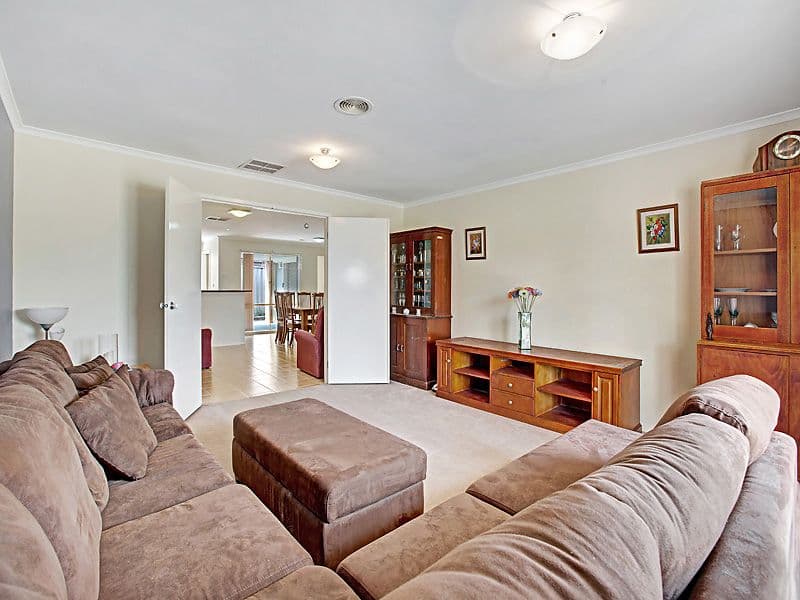 2 Montclaire Avenue, South Morang VIC 3752, South Morang - Thumbnail 6