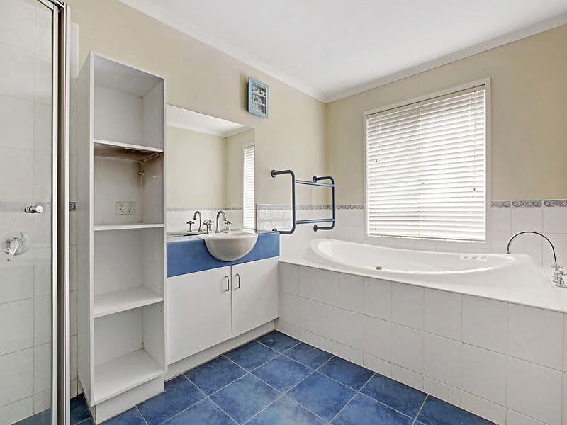2 Montclaire Avenue, South Morang VIC 3752, South Morang - Thumbnail 8