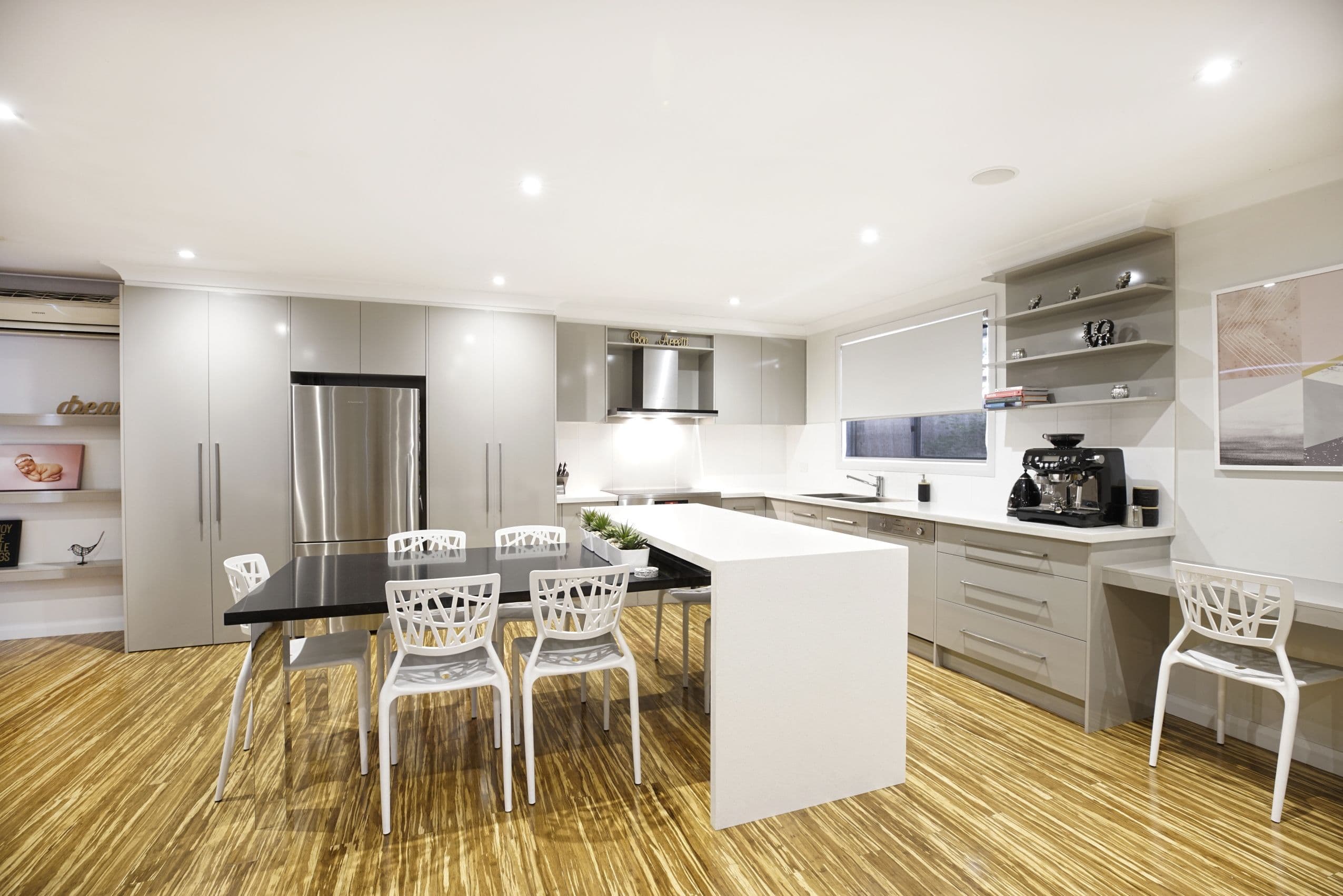 4 Woodlands Drive, Glenmore Park - Thumbnail 2