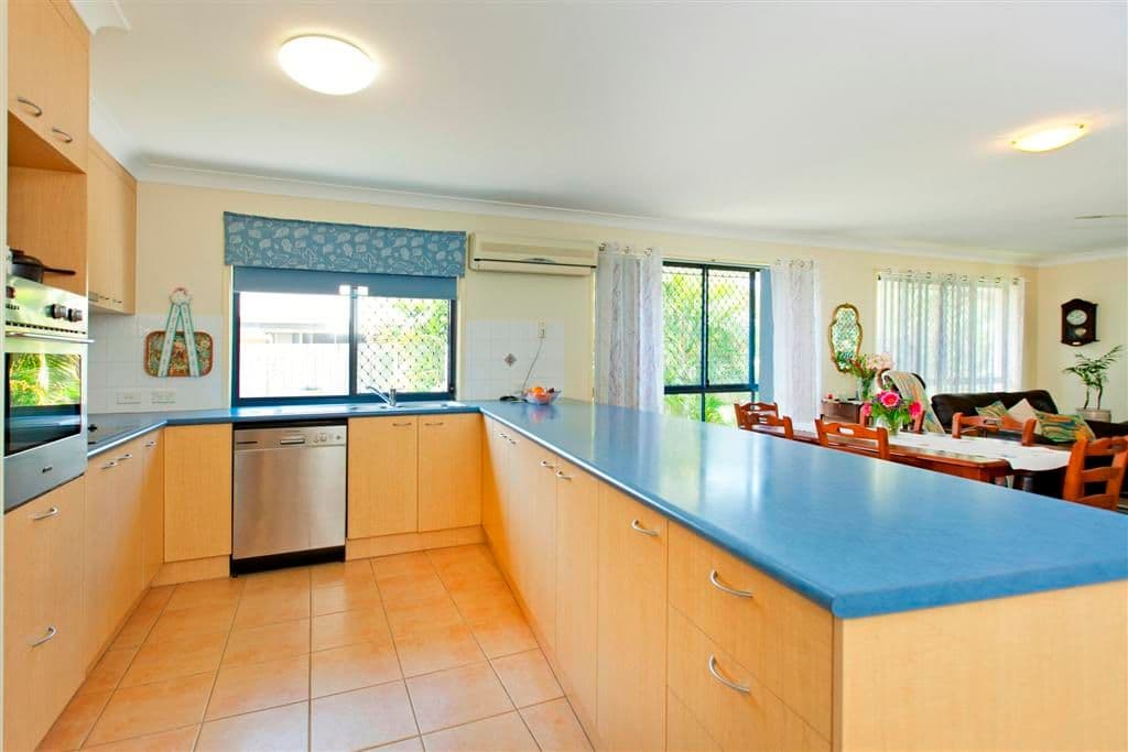 37 Seaholly Crescent, VICTORIA POINT QLD 4165, Victoria Point - Image 1