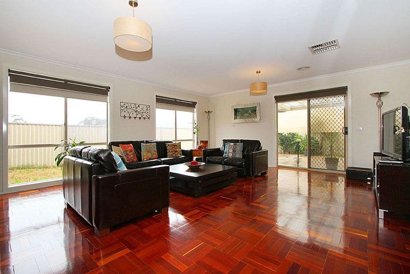 55 Jasmine Drive, MILL PARK VIC 3082, Mill Park - Thumbnail 5