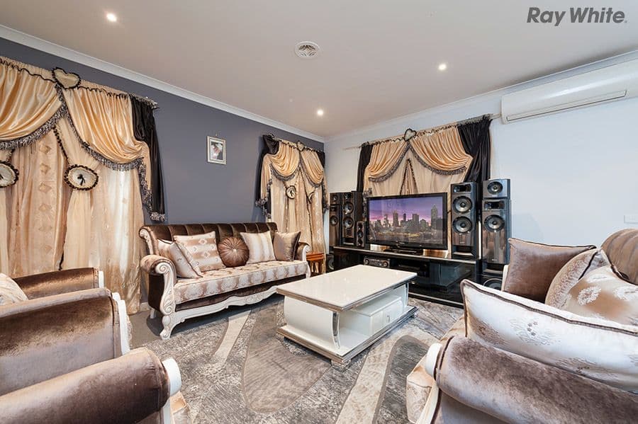 12 Douglas Avenue, St Albans VIC 3021, St Albans - Thumbnail 4