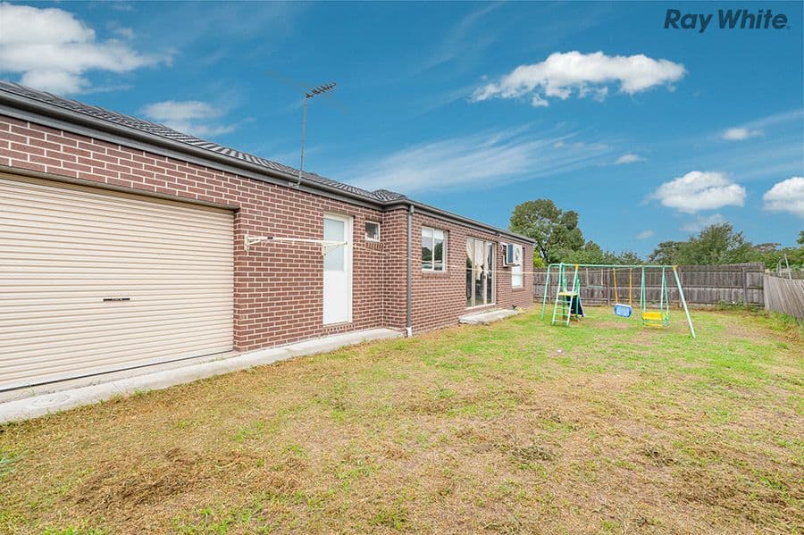12 Douglas Avenue, St Albans VIC 3021, St Albans - Thumbnail 7