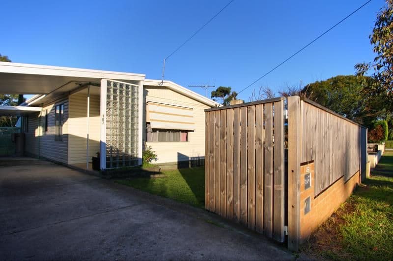 107 Fifth Avenue, Rosebud VIC 3939, Rosebud - Thumbnail 2
