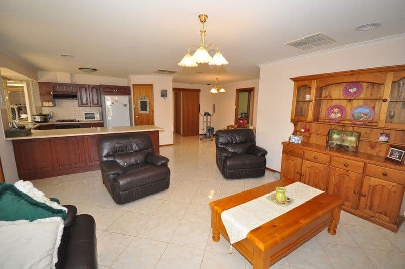 29 Taunton Crescent, CRAIGMORE SA 5114, Craigmore - Thumbnail 4