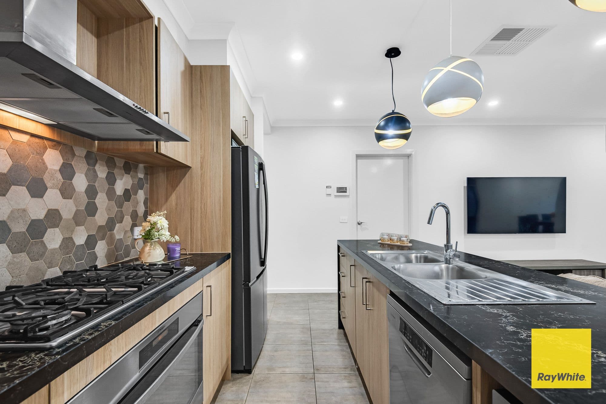 50 Lucerne Drive, Truganina VIC 3029, Truganina - Thumbnail 2