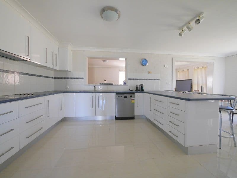 2 Farrer Street, Cowra NSW 2794, Cowra - Thumbnail 4
