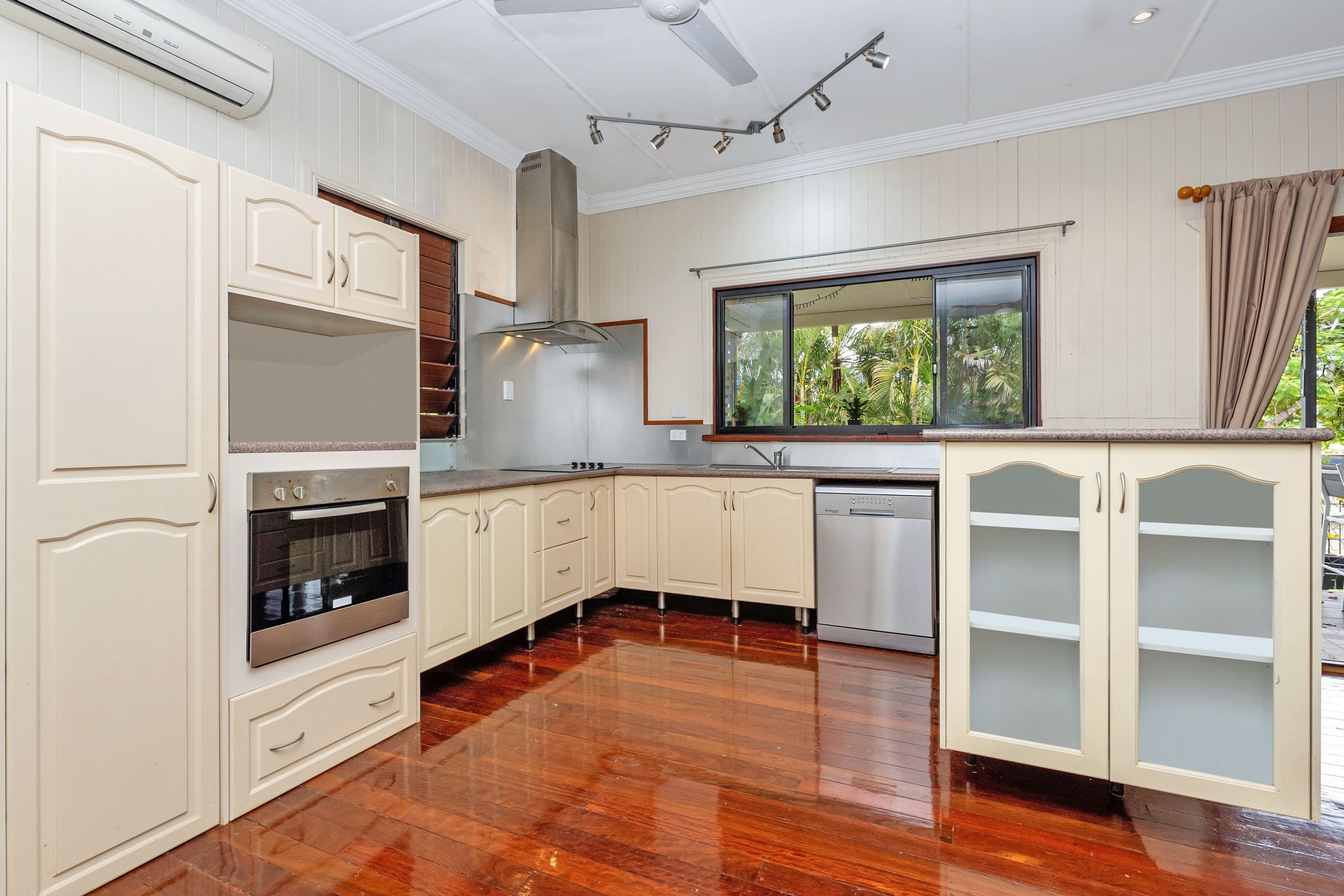 138 Bayswater Road, Pimlico QLD 4812, Pimlico - Thumbnail 3