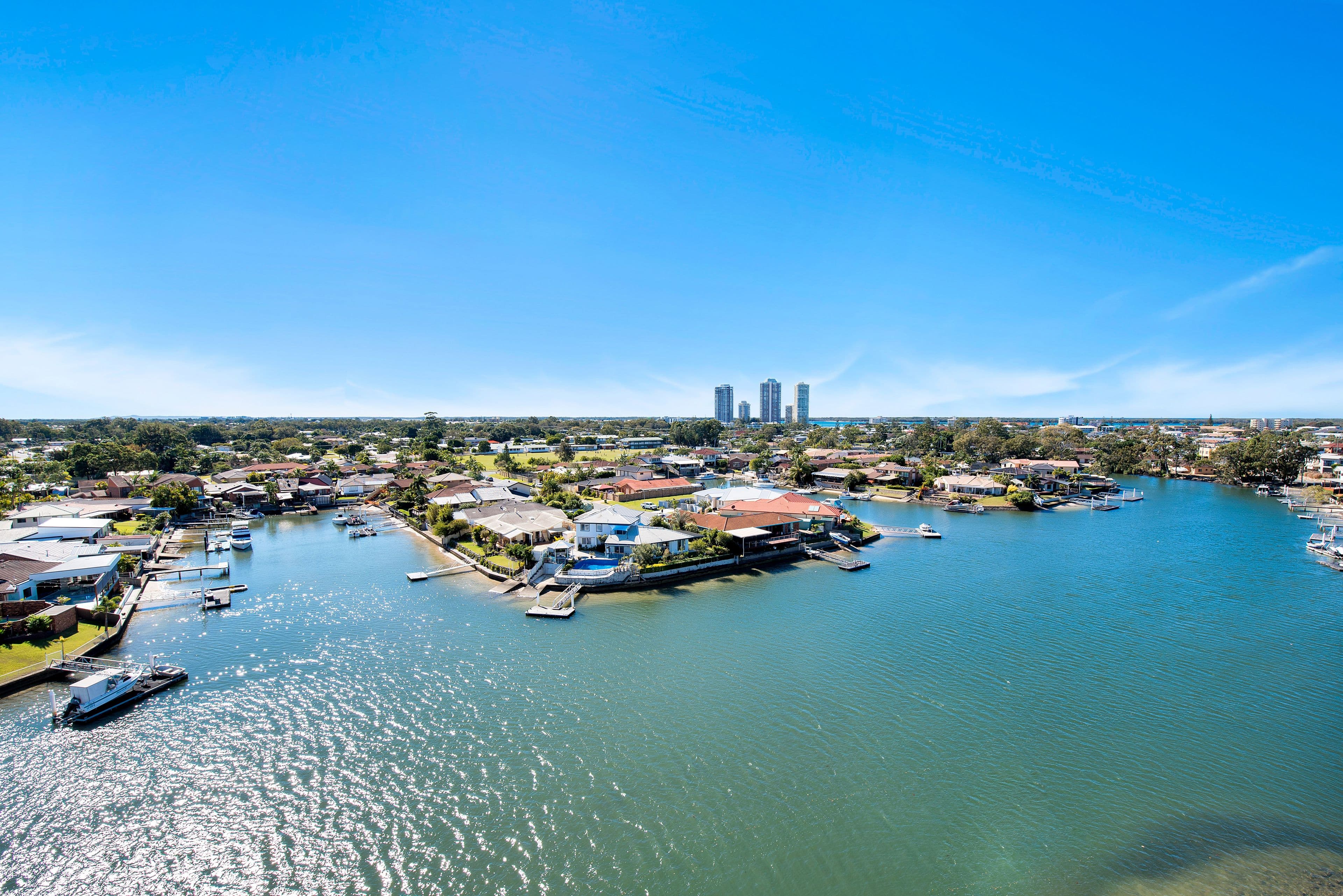 5 Harbour Side Court, Biggera Waters QLD 4216, Biggera Waters - Thumbnail 4