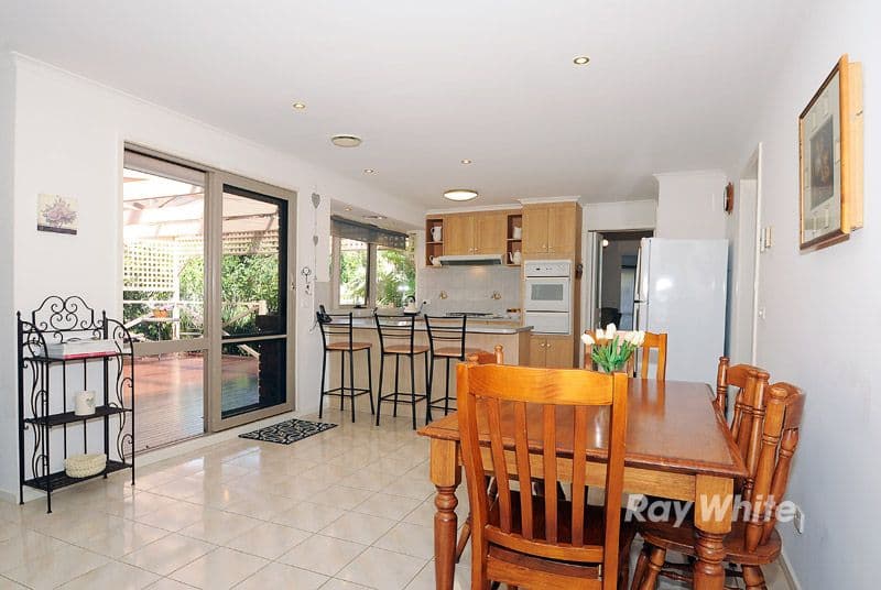 14 Neerim Court, Rowville VIC 3178, Rowville - Thumbnail 2