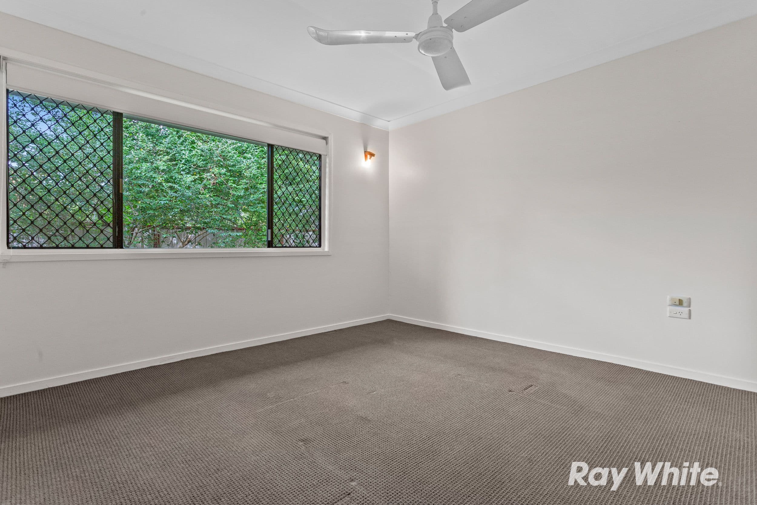 4 Sapium Street, Kingston QLD 4114, Kingston - Thumbnail 2