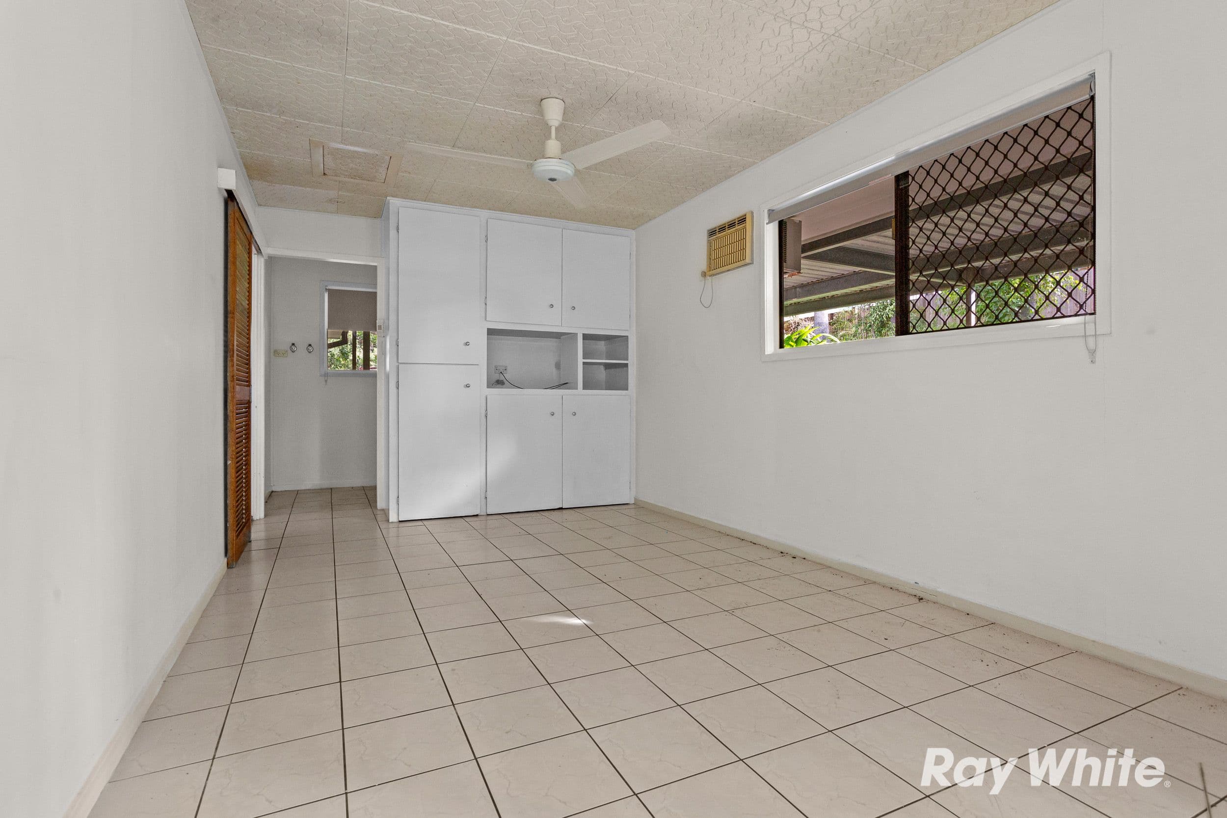 4 Sapium Street, Kingston QLD 4114, Kingston - Thumbnail 5