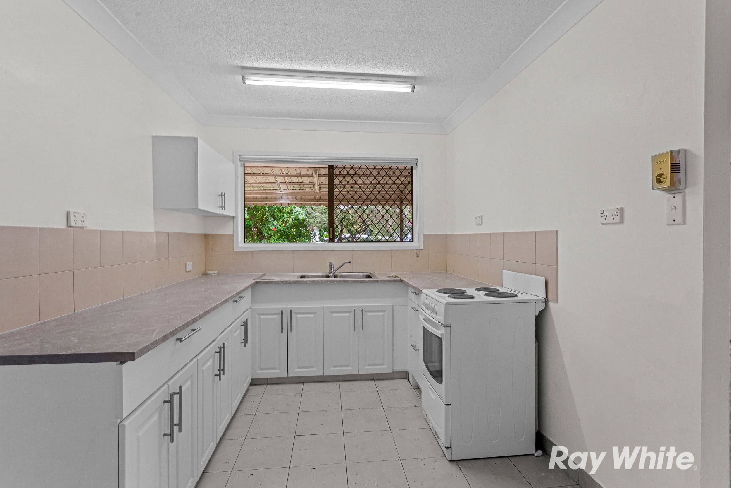 4 Sapium Street, Kingston QLD 4114, Kingston - Thumbnail 7